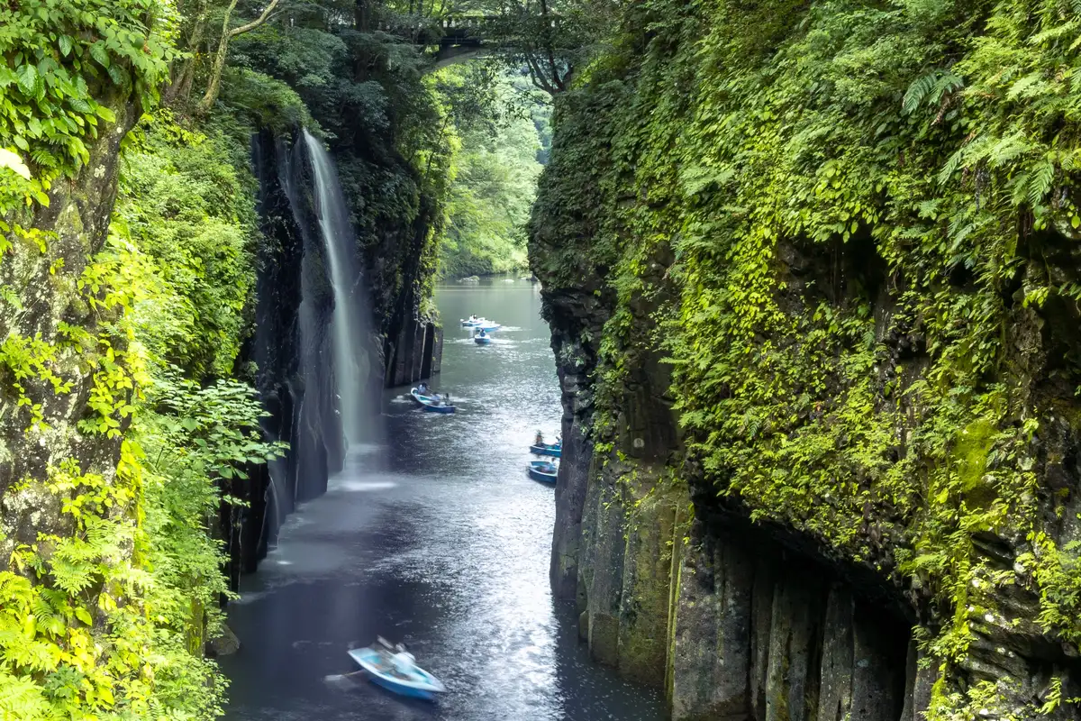 The Beppu Ropeway, Yufuin’s craft lanes, Tadewara Wetland and Takachiho Gorge.