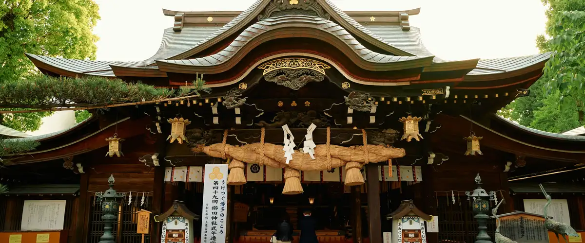 Hakata Machiya — hand-painted Hakata dolls