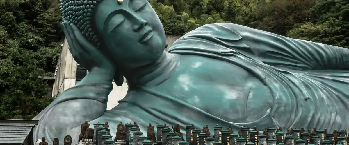 Nanzoin — 41m bronze Reclining Buddha