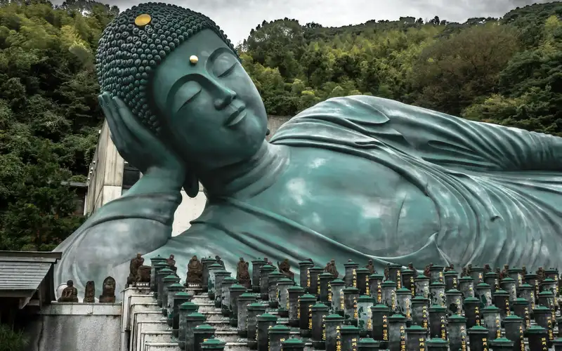Nanzoin — 41m bronze Reclining Buddha