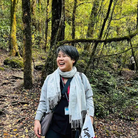 Mitsuko guiding a tour
