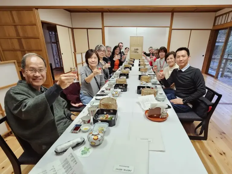 Group dinner on a tour